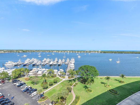 136 Lakeshore Dr 10, North Palm Beach FL 33408