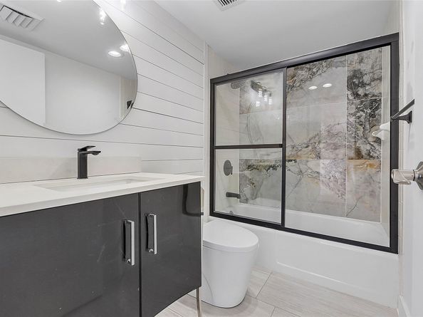 136 Lakeshore Dr 10, North Palm Beach FL 33408
