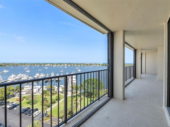 136 Lakeshore Dr 10, North Palm Beach FL 33408
