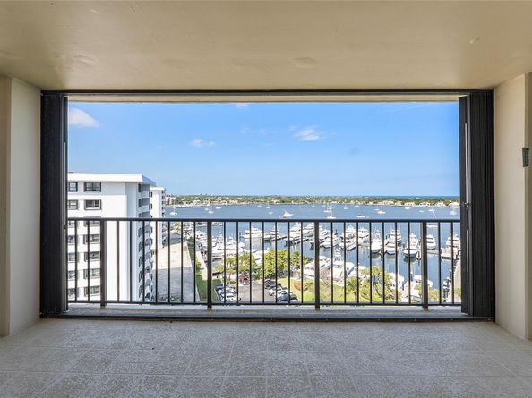 136 Lakeshore Dr 10, North Palm Beach FL 33408
