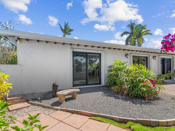 901 Guava Isle, Fort Lauderdale FL 33315