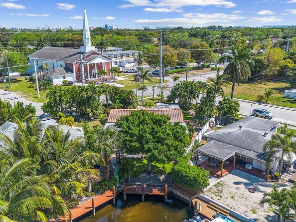 901 Guava Isle, Fort Lauderdale FL 33315