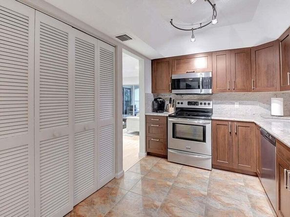 7370 Orangewood Lane 305, Boca Raton FL 33433