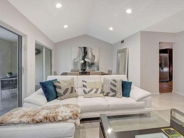 7370 Orangewood Lane 305, Boca Raton FL 33433
