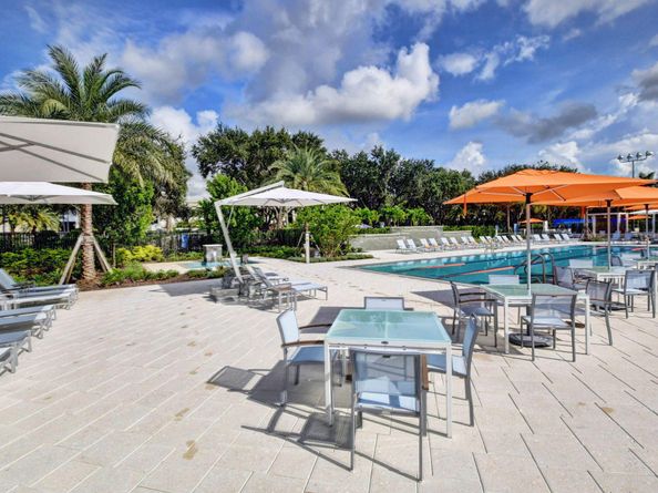 7370 Orangewood Lane 305, Boca Raton FL 33433