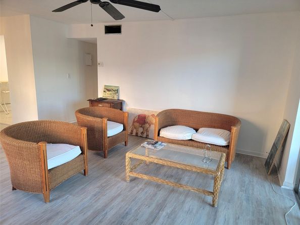 8220 SW 24th St 4215, North Lauderdale FL 33068
