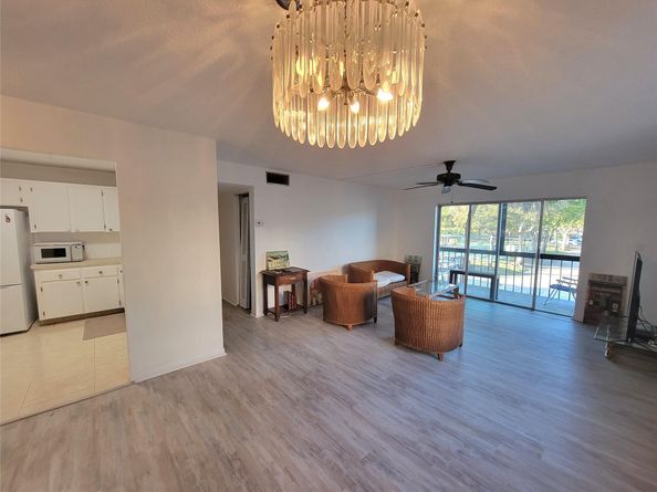 8220 SW 24th St 4215, North Lauderdale FL 33068