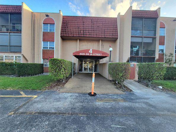 8220 SW 24th St 4215, North Lauderdale FL 33068
