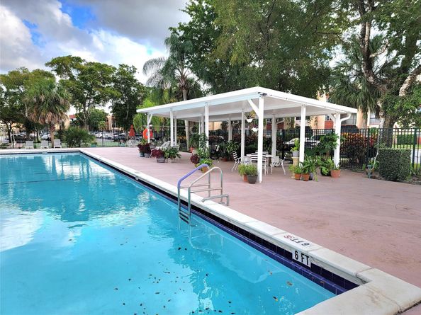 8220 SW 24th St 4215, North Lauderdale FL 33068