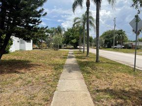 5813 NW 18th Ct, Margate FL 33063
