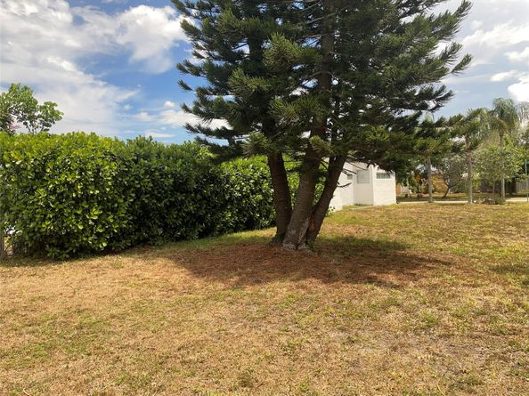 5813 NW 18th Ct, Margate FL 33063