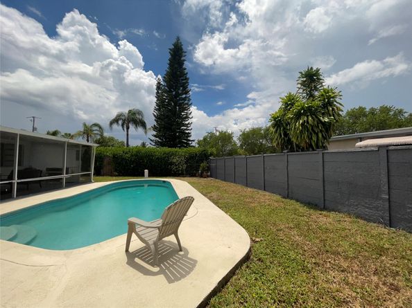 5813 NW 18th Ct, Margate FL 33063