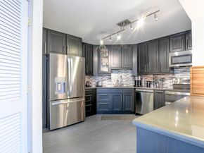 320 Harmon Cove Tower 320, Secaucus NJ 07094