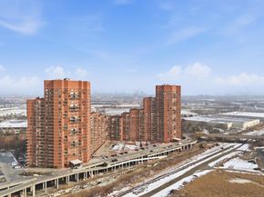 320 Harmon Cove Tower 320, Secaucus NJ 07094