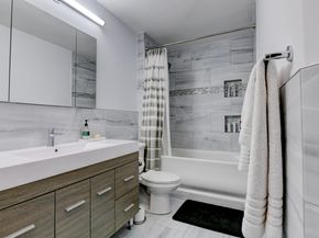 320 Harmon Cove Tower 320, Secaucus NJ 07094