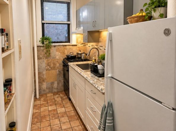 56 Glenwood Ave 23, Jersey City NJ 07306