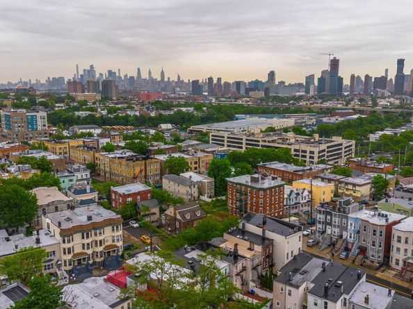 491 Mercer St, Jersey City NJ 07306