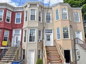 491 Mercer St