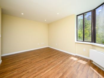45 River Dr South