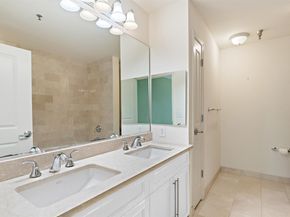 15 Enterprise Ct 211, Jersey City NJ 07305