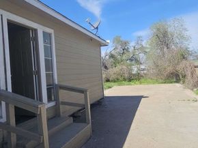 2301 Caplin Street, Houston TX 77026