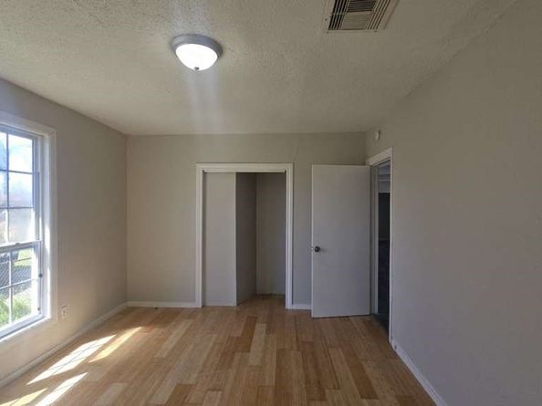 2301 Caplin Street, Houston TX 77026