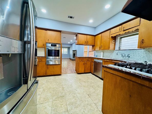 1410 Walton Street, Houston TX 77009