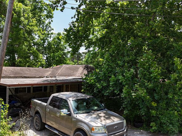 6706 Greenhurst Street, Houston TX 77091
