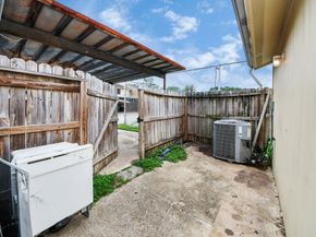7836 Bateman Lane 7836, Houston TX 77088