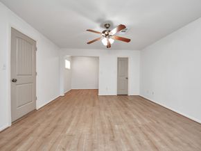 7836 Bateman Lane 7836, Houston TX 77088
