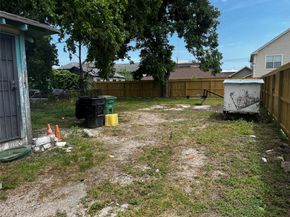 6015 Brady Street, Houston TX 77011