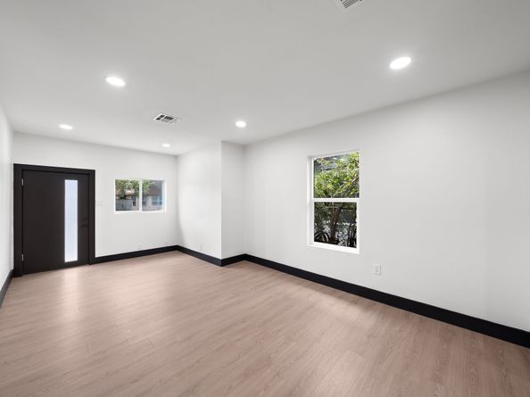3237 Winbern Street, Houston TX 77004