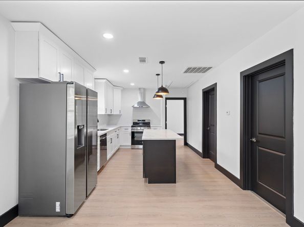3237 Winbern Street, Houston TX 77004
