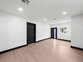 3237 Winbern Street, Houston TX 77004