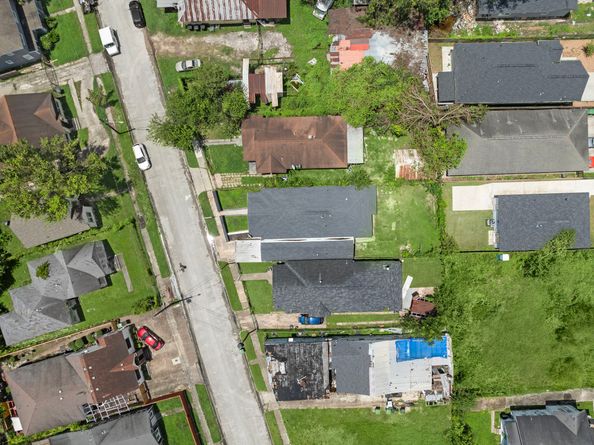 3237 Winbern Street, Houston TX 77004