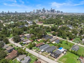 3237 Winbern Street, Houston TX 77004