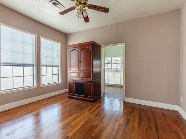 7609 Avenue E, Houston TX 77012