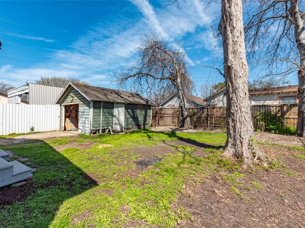 7609 Avenue E, Houston TX 77012