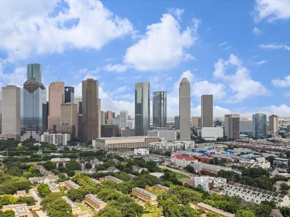 1711 Allen Parkway 2503, Houston TX 77019