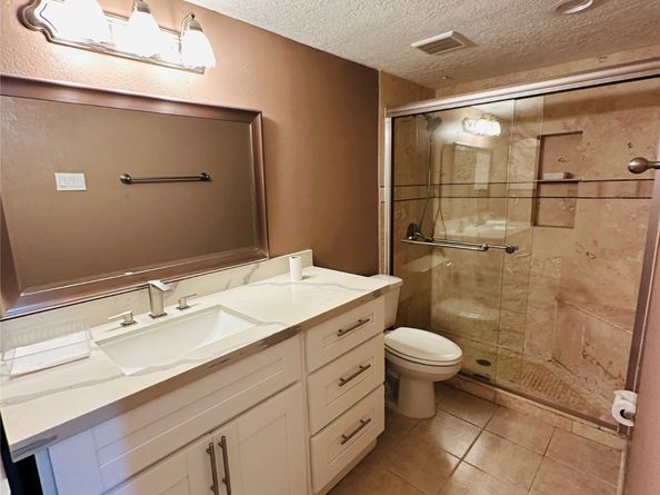2224 S Piney Point Road 114, Houston TX 77063