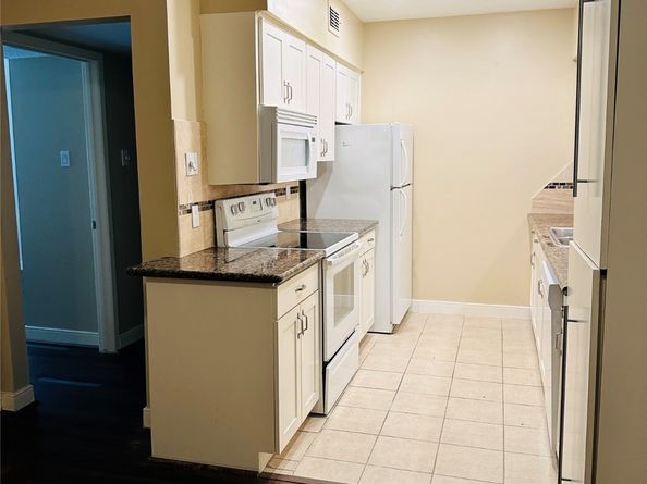 2224 S Piney Point Road 114, Houston TX 77063