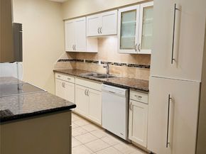 2224 S Piney Point Road 114, Houston TX 77063