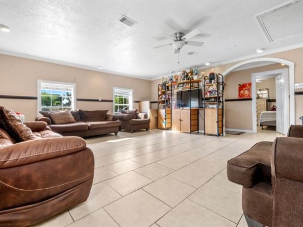 806 Coolwood Drive, Houston TX 77013