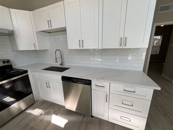 3403 Yupon Street, Houston TX 77006