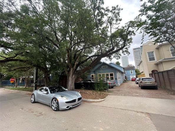 3403 Yupon Street, Houston TX 77006