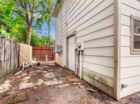 2706 Woodland Grove Drive, Houston TX 77339