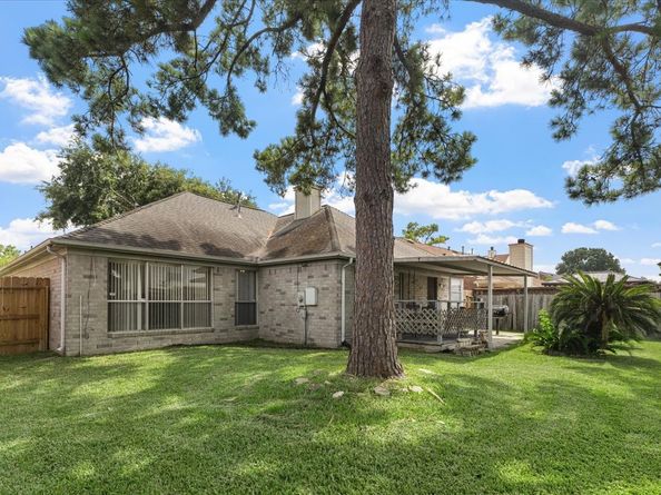 1703 Plumwood Drive, Houston TX 77014