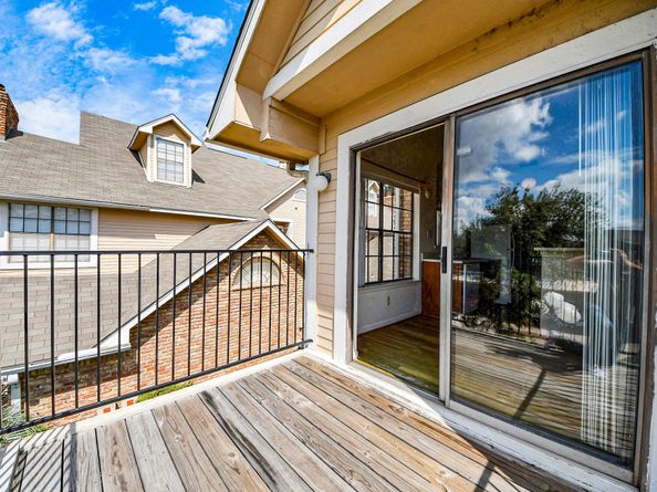 2300 Old Spanish Trail 2116, Houston TX 77054
