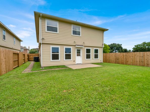 12818 Regg Drive, Houston TX 77045