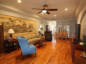 212 Greenwood Street, Houston TX 77011